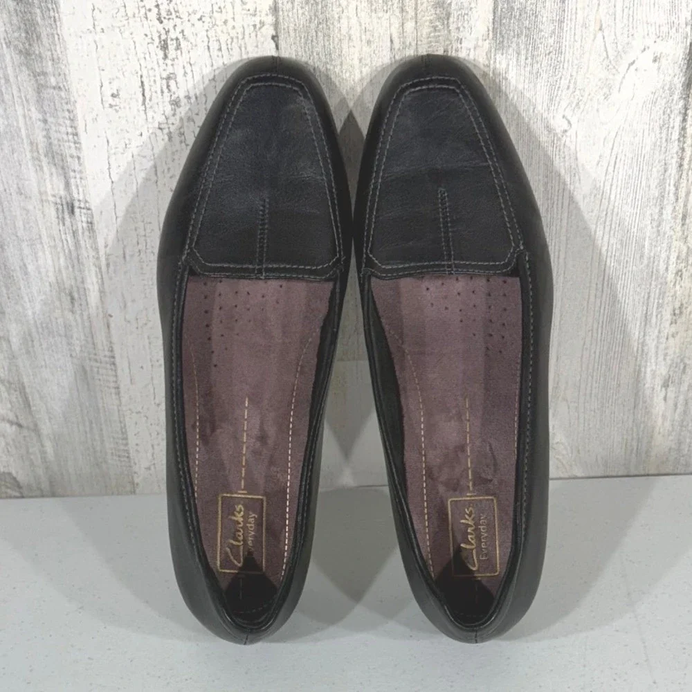 Clarks‎ Leather Slip On Loafers 11M Black Low Block Heel Almond Toe